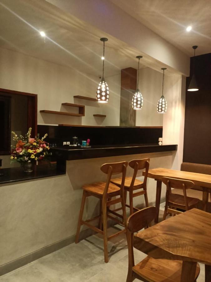 The Kd Suites & Coffee Shop Munggu Экстерьер фото