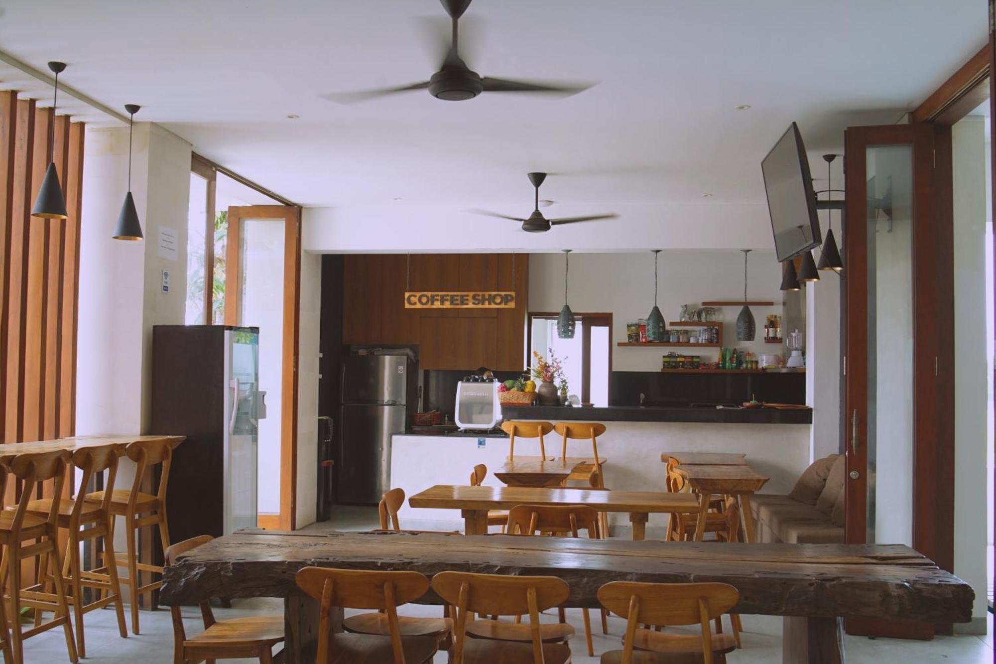 The Kd Suites & Coffee Shop Munggu Экстерьер фото